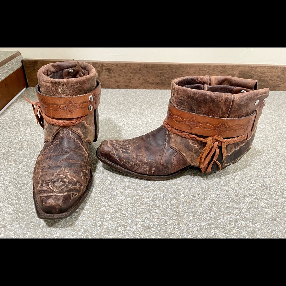 Canty Boots made from Tony Lama black label boots. Sz 9